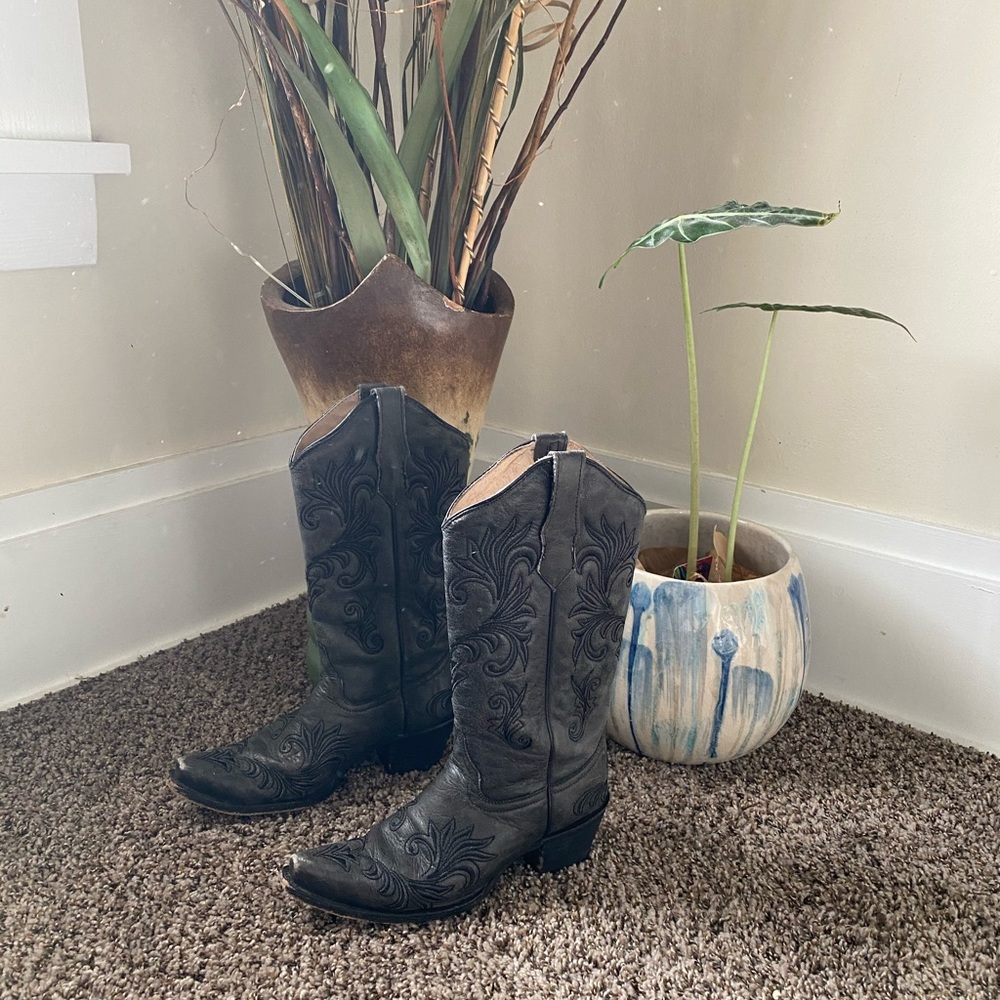 COPY - Circle G.  Authentic Black Leather Cowboy Boots.